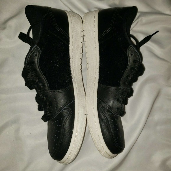 Nike Air Jordan 1 Retro Low OG Black Sneakers AO1935001 WMNS Size 8.5 Men Size 7 - Picture 7 of 9